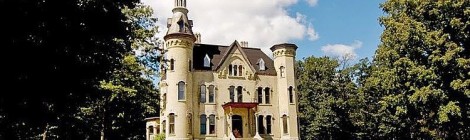Wayne Manor Really an Illinois Castle